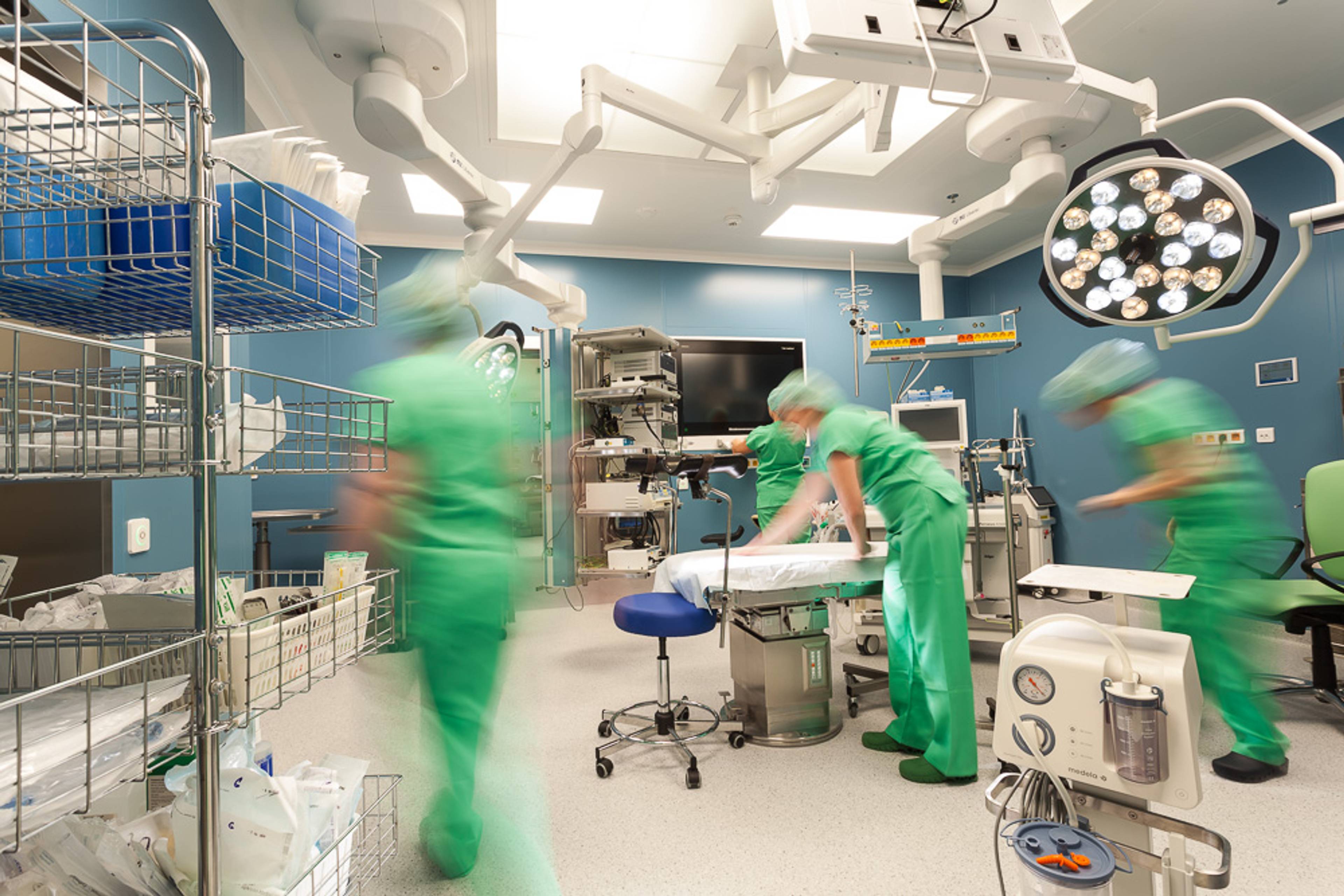 Špičkově vybavené moderní sály i lůžkové oddělení. Jednodenní chirurgie, ISCARE, klinika, Praha 9.